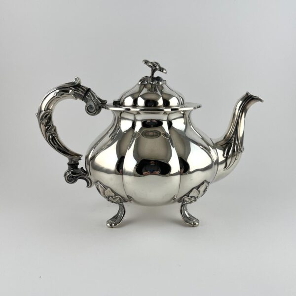 Tetera dinamarquesa en plata
