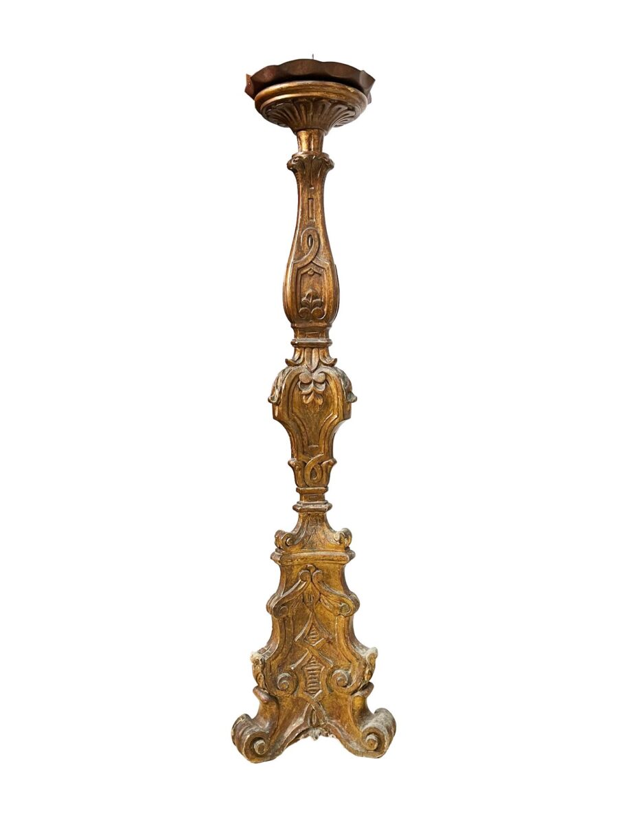 Candelero europeo en madera