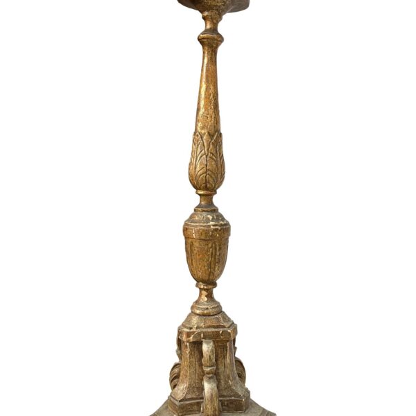 Candelero europeo en madera