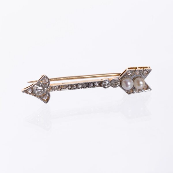 Prendedor en oro 18 K con brillantes, diamantes y perlas